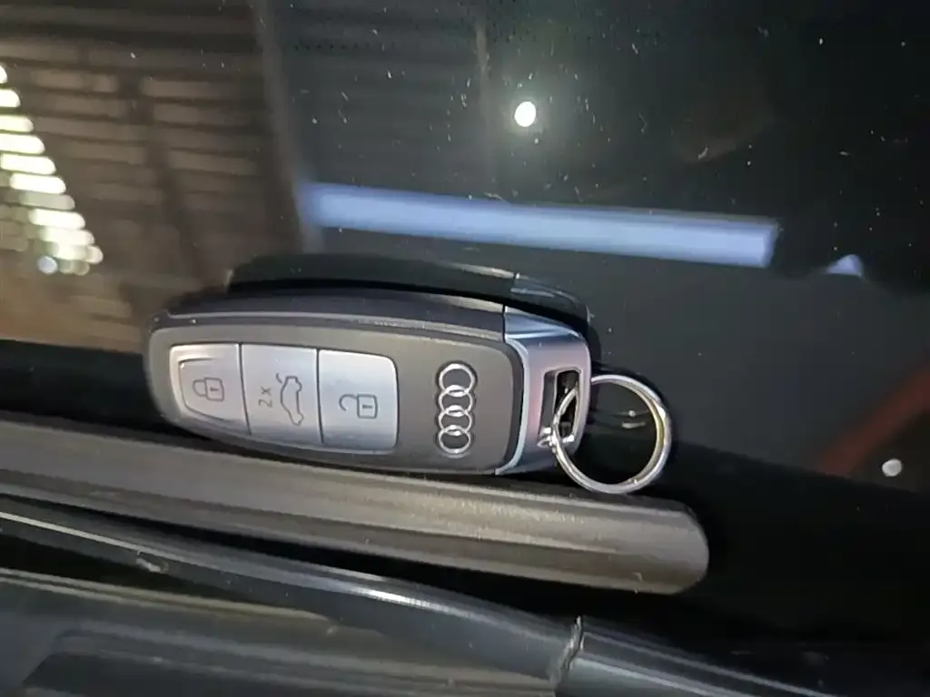 Audi A6L 2023 из CN, фото 3
