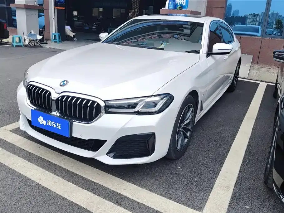 BMW 5 Series — фото 1