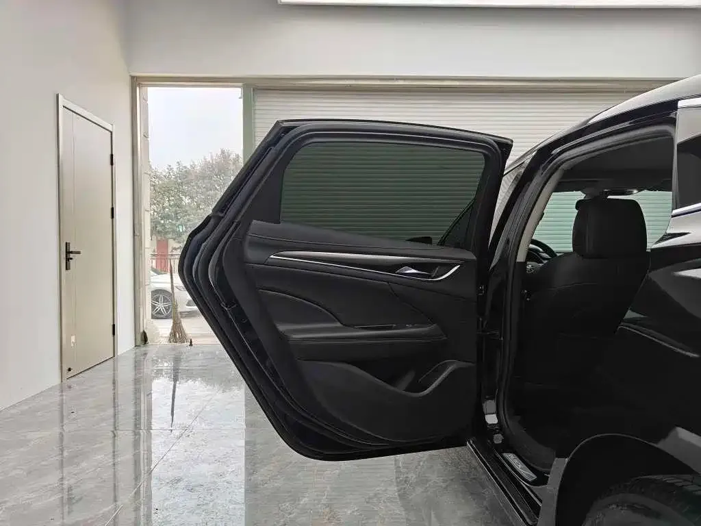 Buick LaCrosse 2023 из CN, фото 2