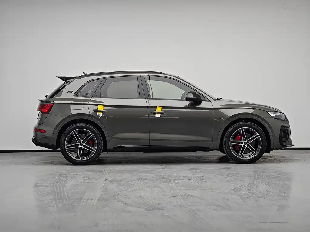 Audi SQ5 2024 из CN, фото 4