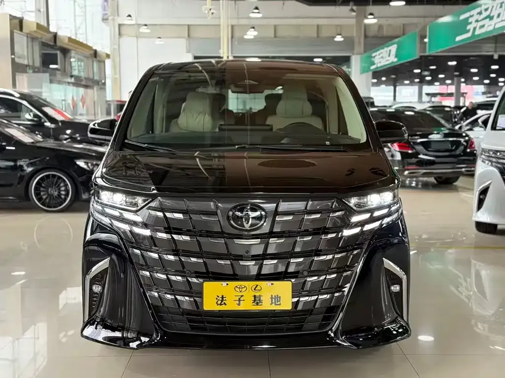 Toyota Alphard — фото 6