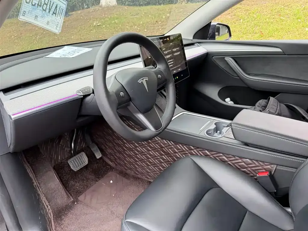Tesla Model Y — фото 2