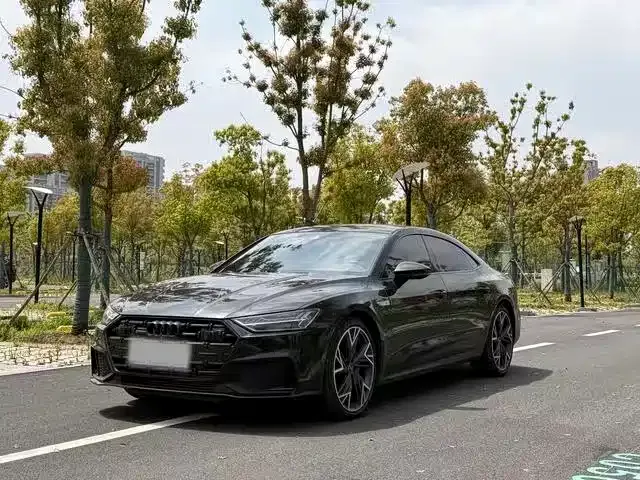 Audi A7L — фото 1