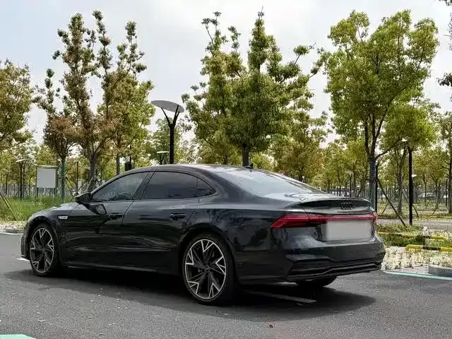 Audi A7L — фото 5