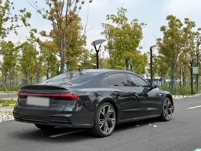 Audi A7L — фото 10