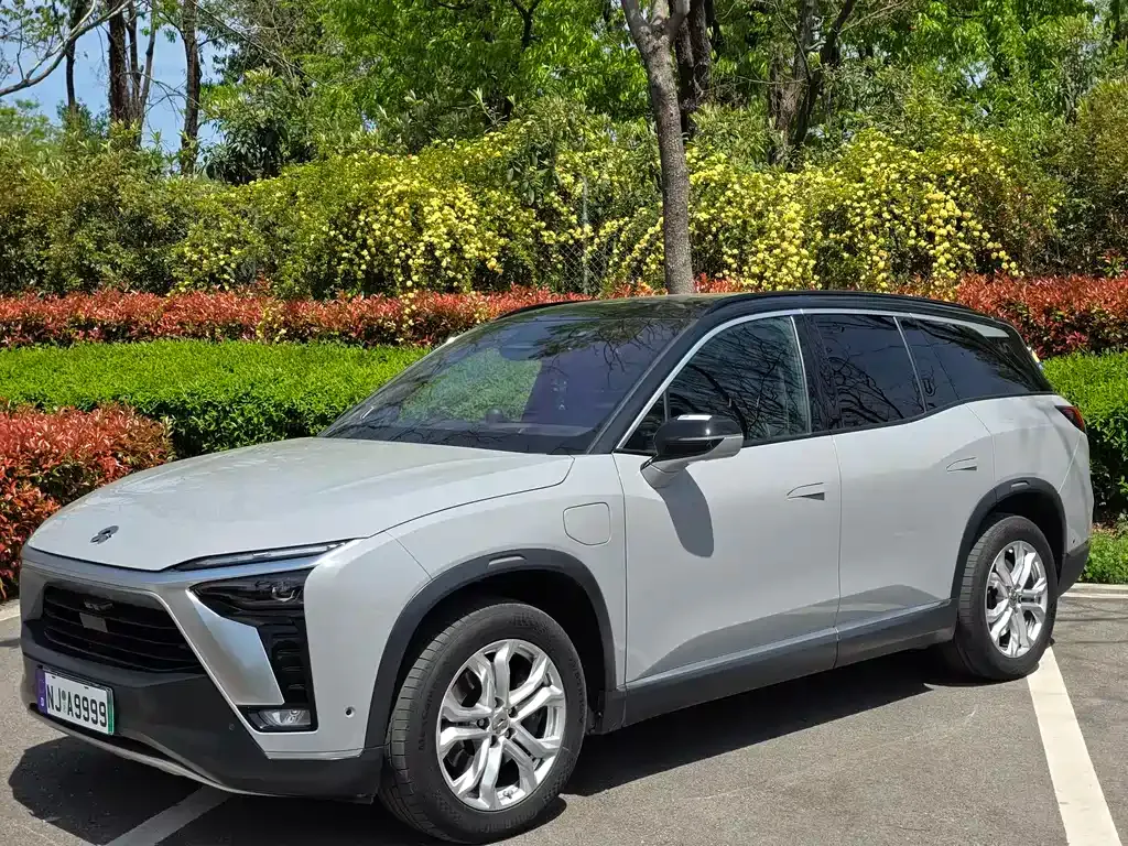 NIO ES8