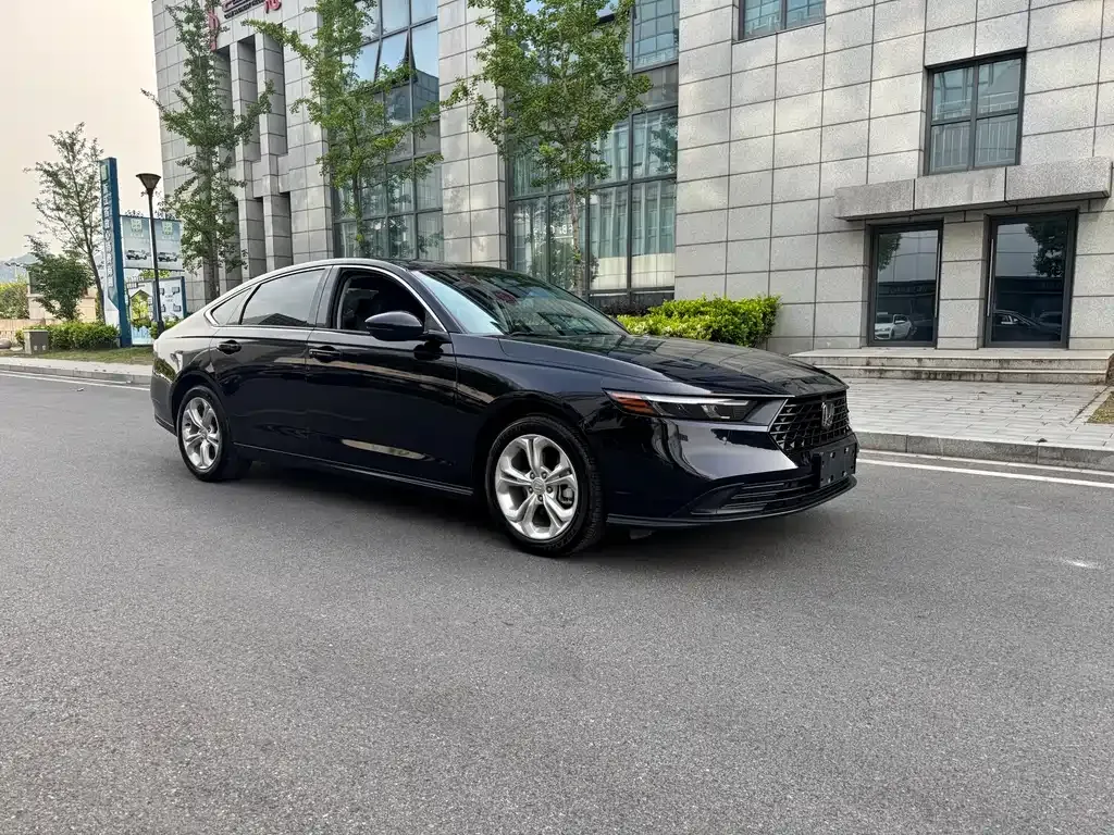 Honda Accord — фото 9
