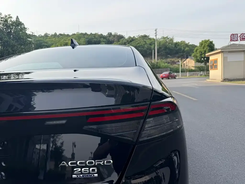 Honda Accord — фото 4