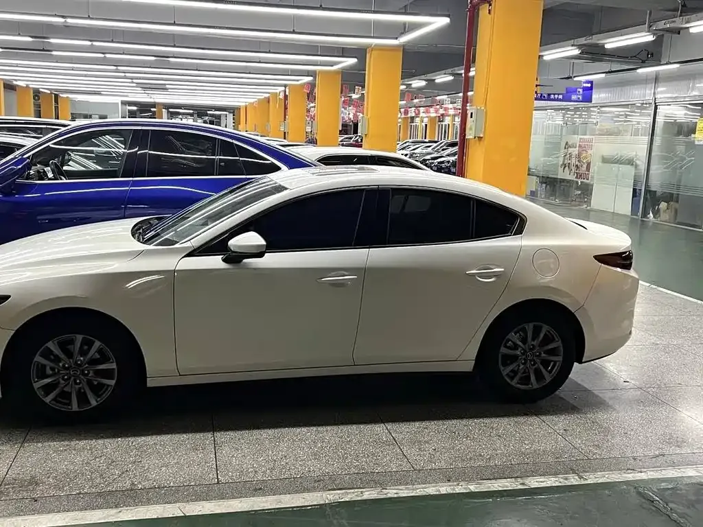 Mazda 3 Axela 2021 из CN, фото 4