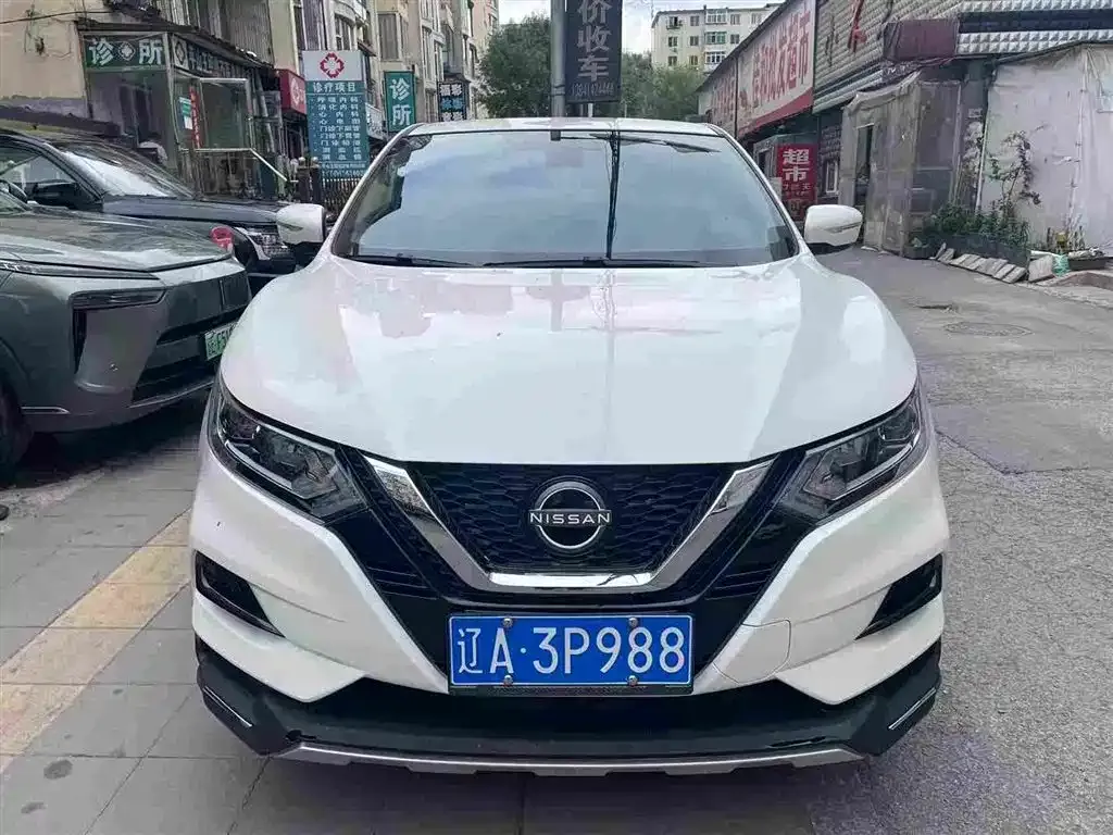 Nissan Qashqai — фото 1