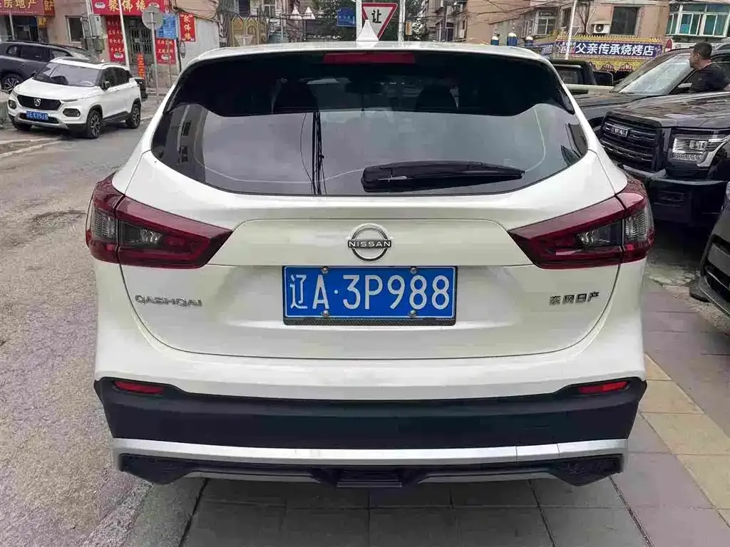 Nissan Qashqai — фото 9