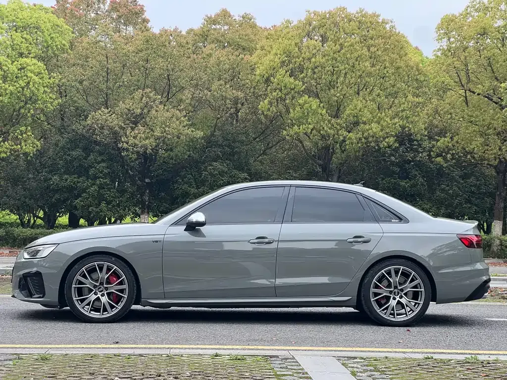 Audi S4 2023 из CN, фото 4