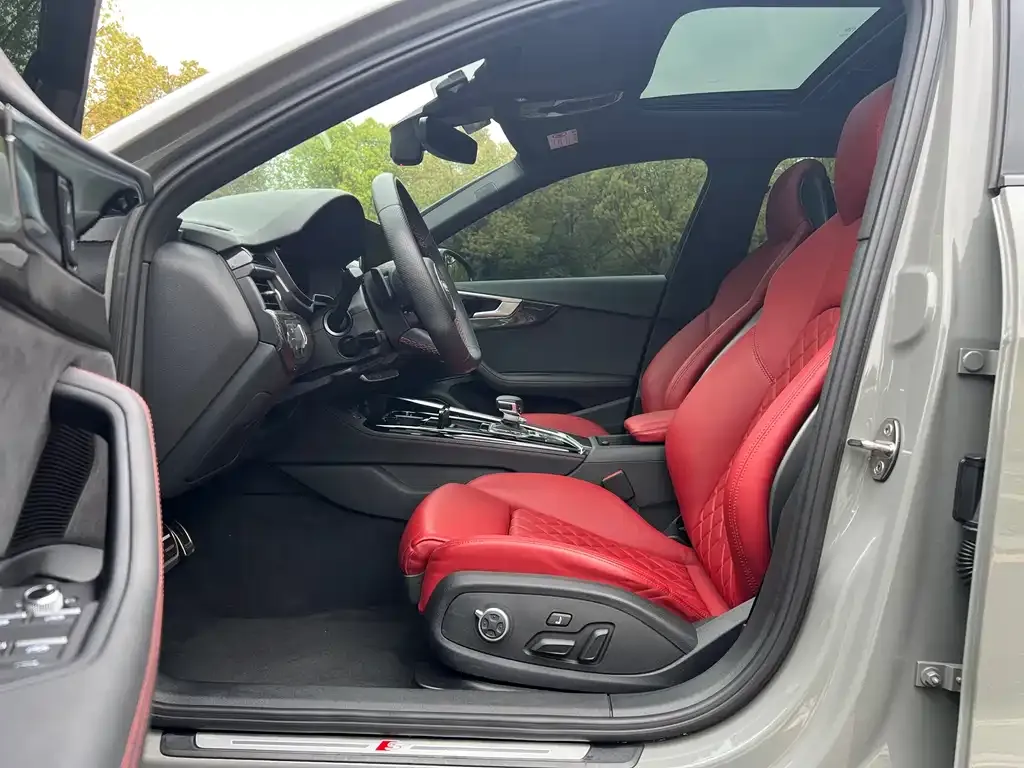 Audi S4 2023 из CN, фото 8
