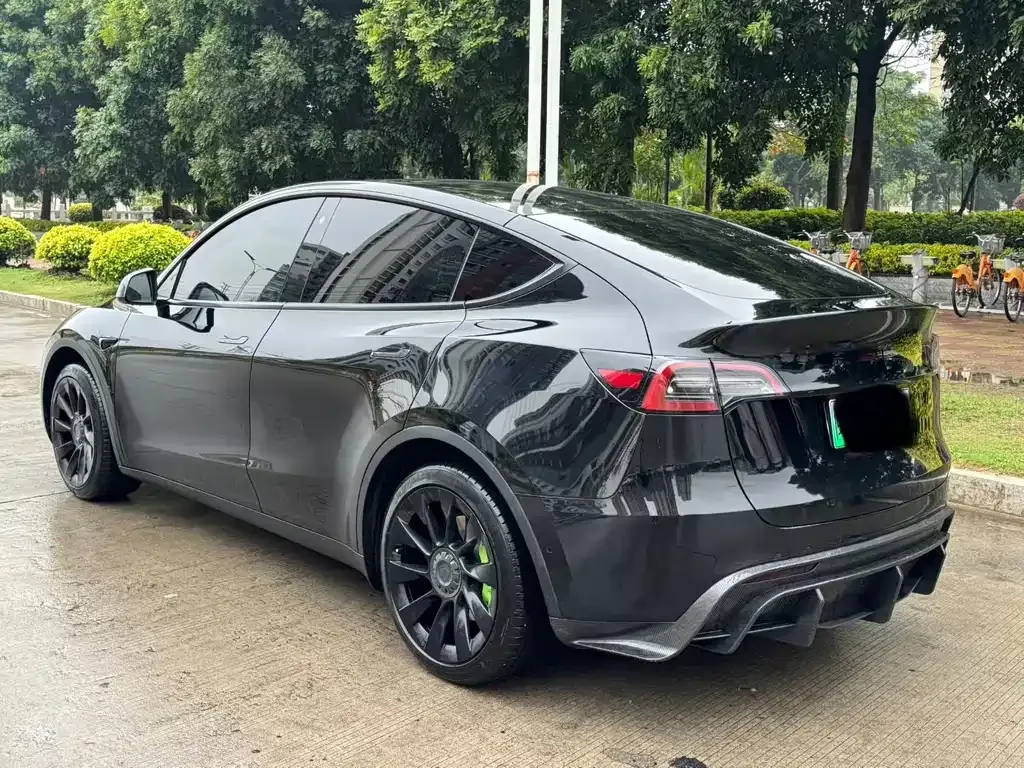 Tesla Model Y — фото 6
