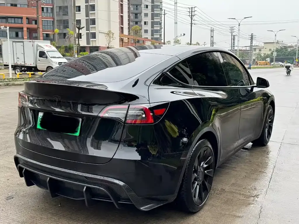 Tesla Model Y — фото 3