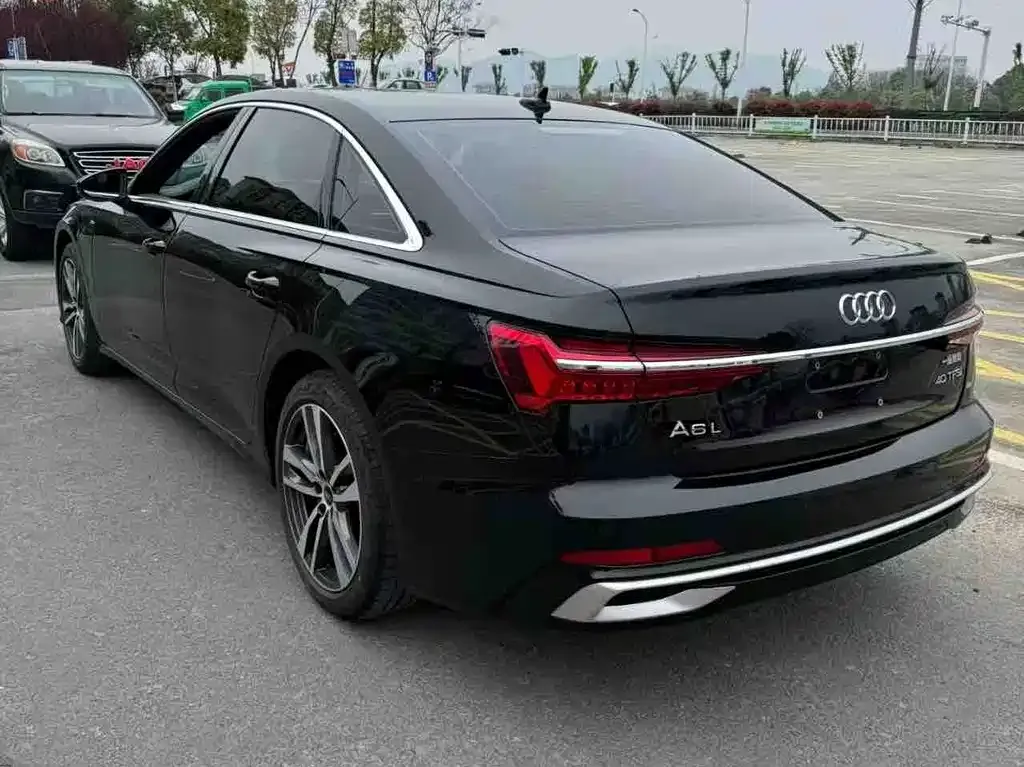 Audi A6L — фото 9