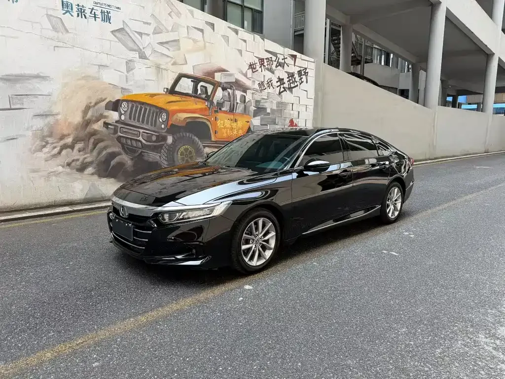Honda Accord — фото 1