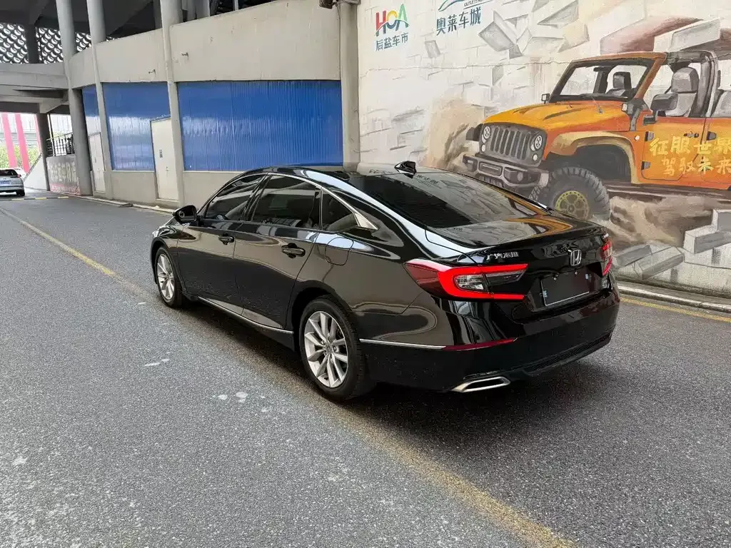 Honda Accord — фото 9
