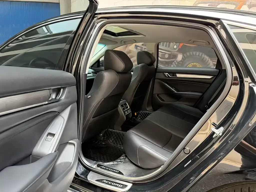 Honda Accord — фото 4