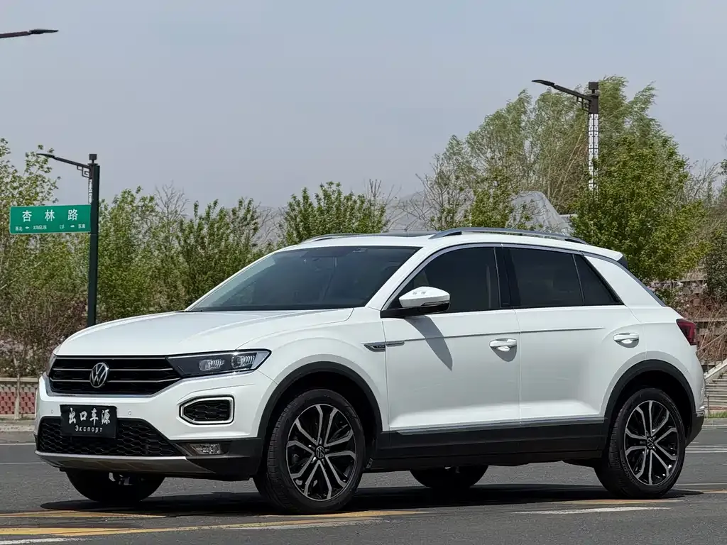 Volkswagen T-Roc — фото 10
