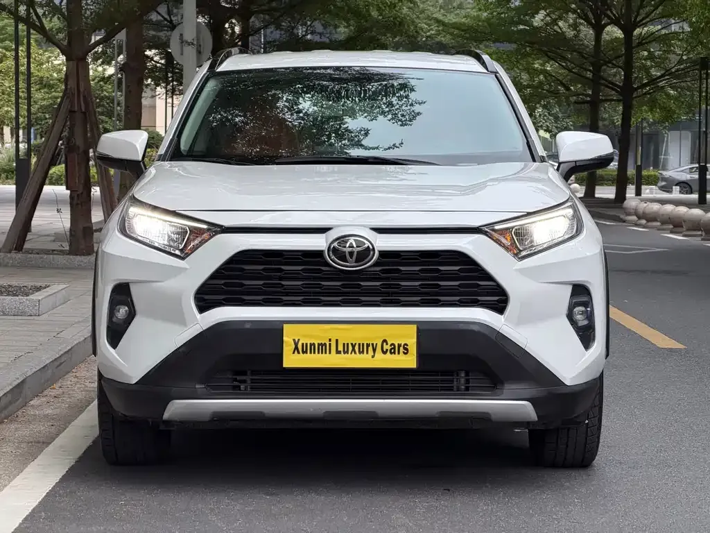 Toyota RAV4 — фото 6