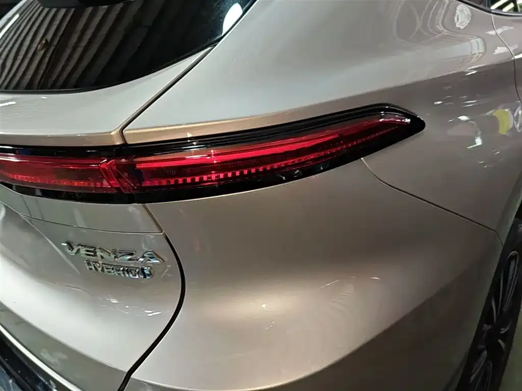 Toyota Venza — фото 2