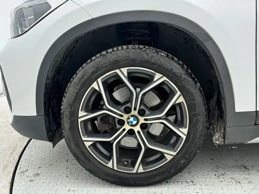 BMW X1 — фото 6