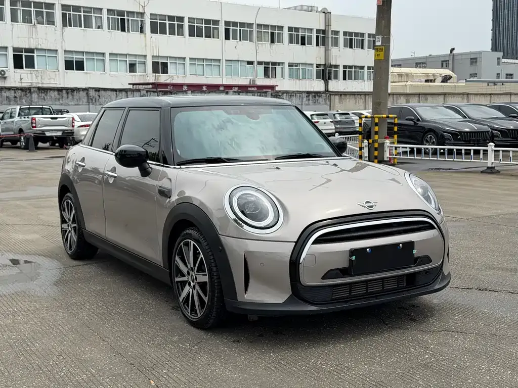 MINI Cooper (3-door) 2024 из CN, фото 3