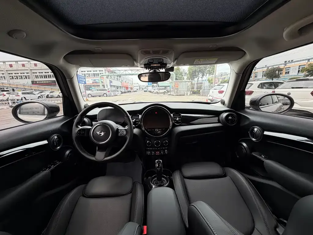 MINI Cooper (3-door) 2024 из CN, фото 9