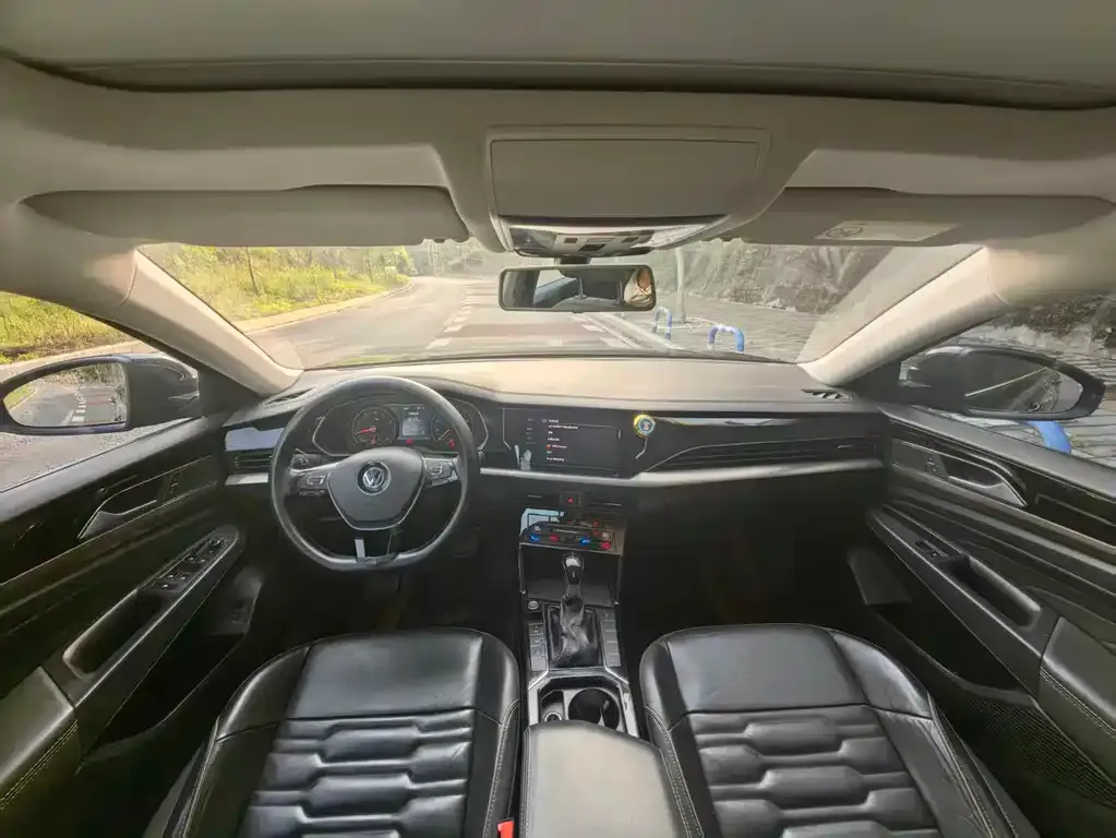 Volkswagen Passat — фото 7