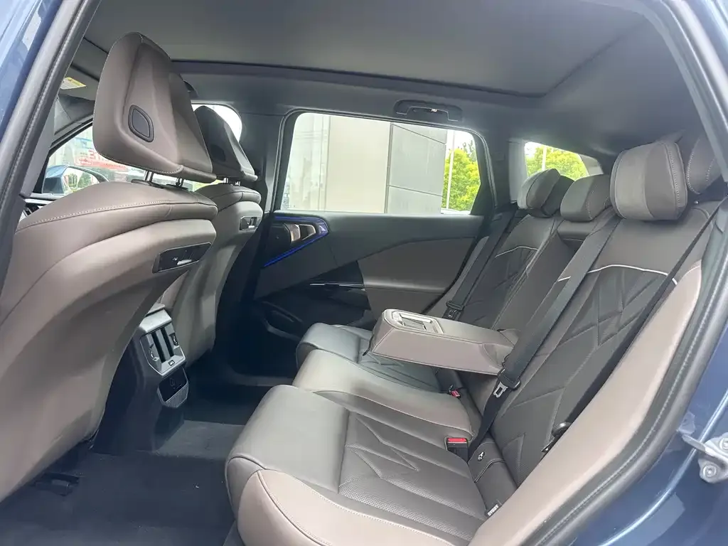 BMW X3 2025 из CN, фото 2