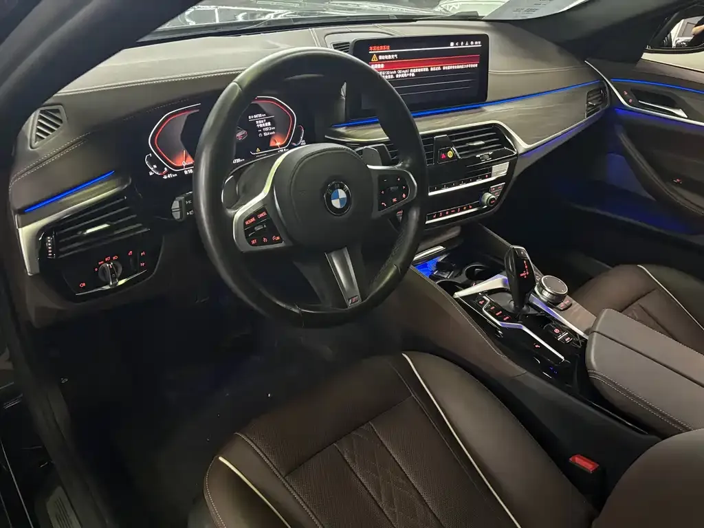 BMW 5 Series — фото 9
