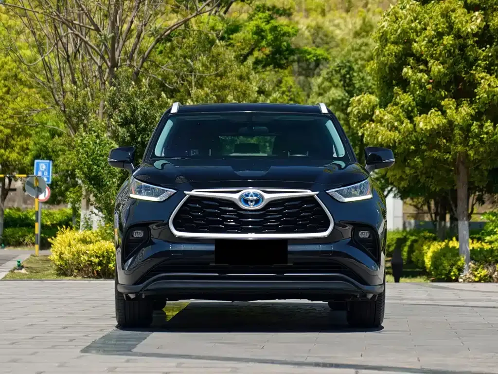 Toyota Highlander — фото 10