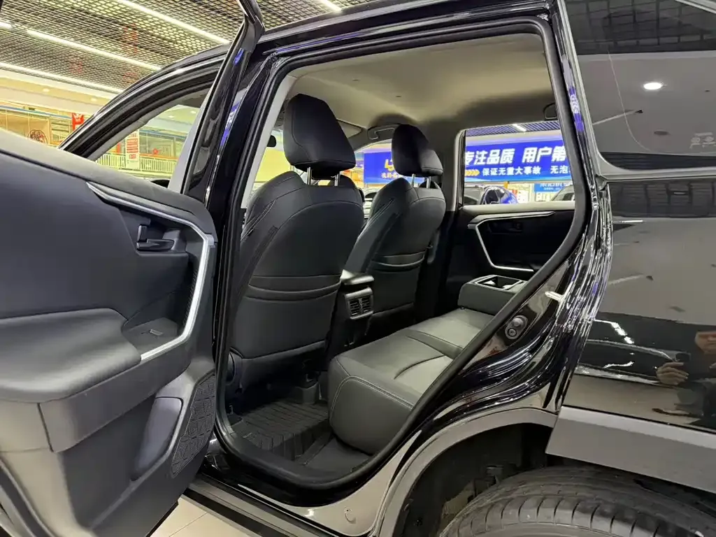 Toyota Wildlander 2024 из CN, фото 8