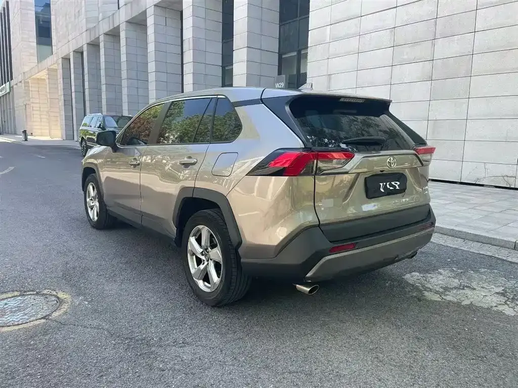 Toyota RAV4 2021 из CN, фото 4