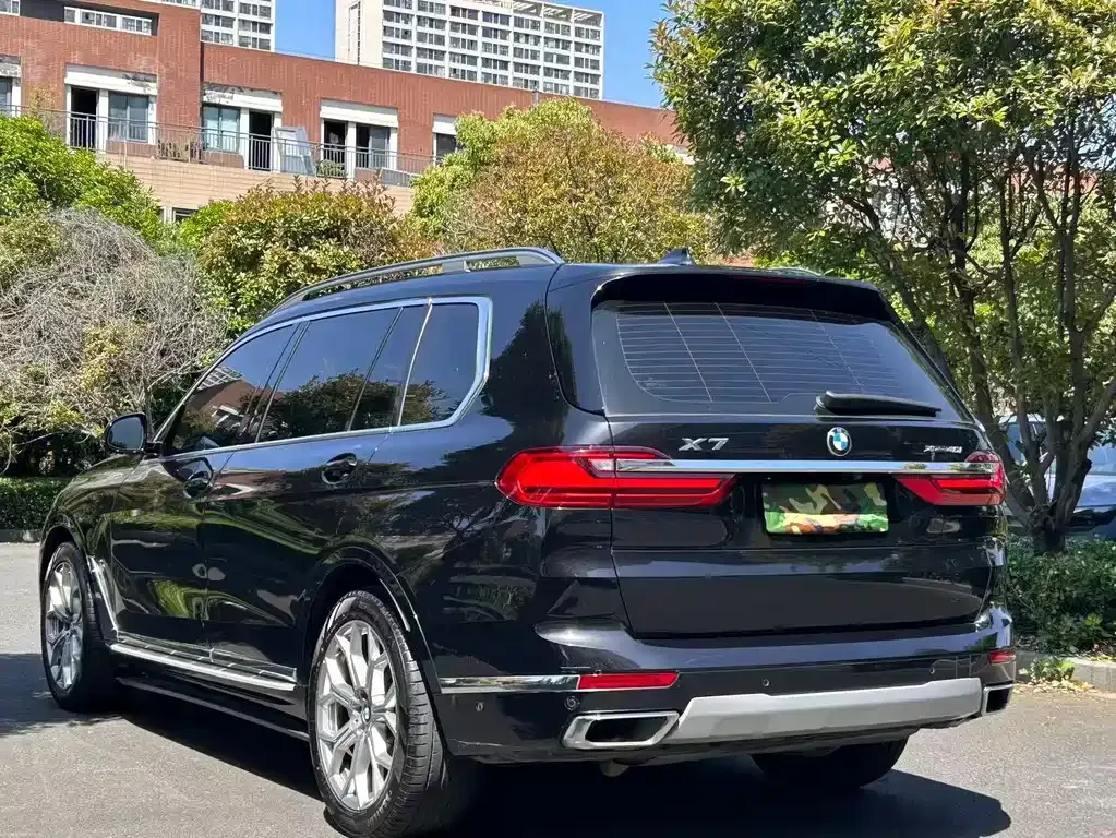 BMW X7 — фото 9
