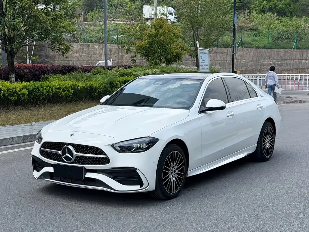 Mercedes-Benz C-Class — фото 1