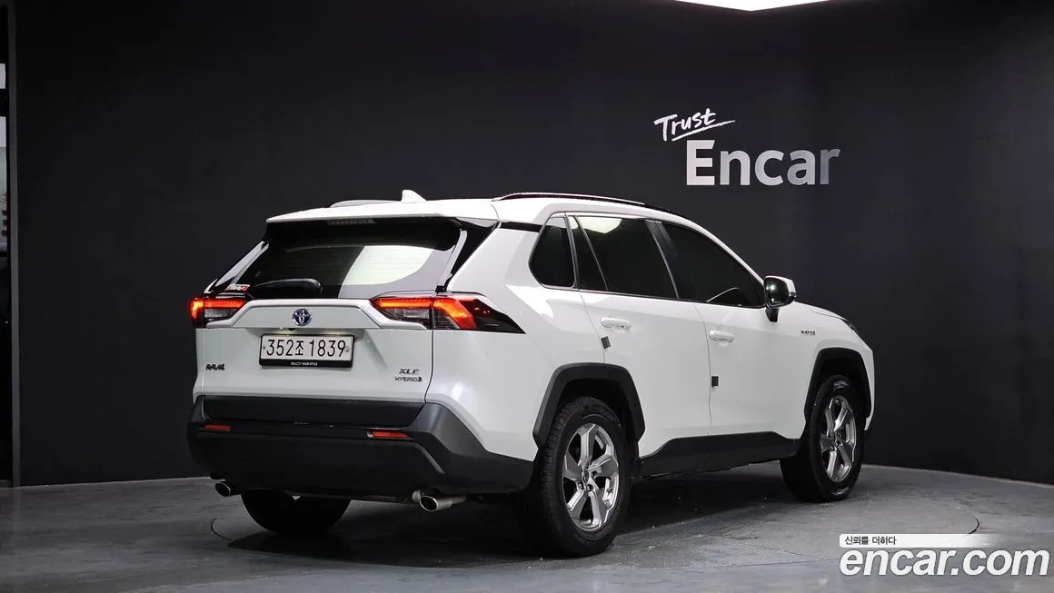 Toyota RAV4 2021 из KR, фото 3