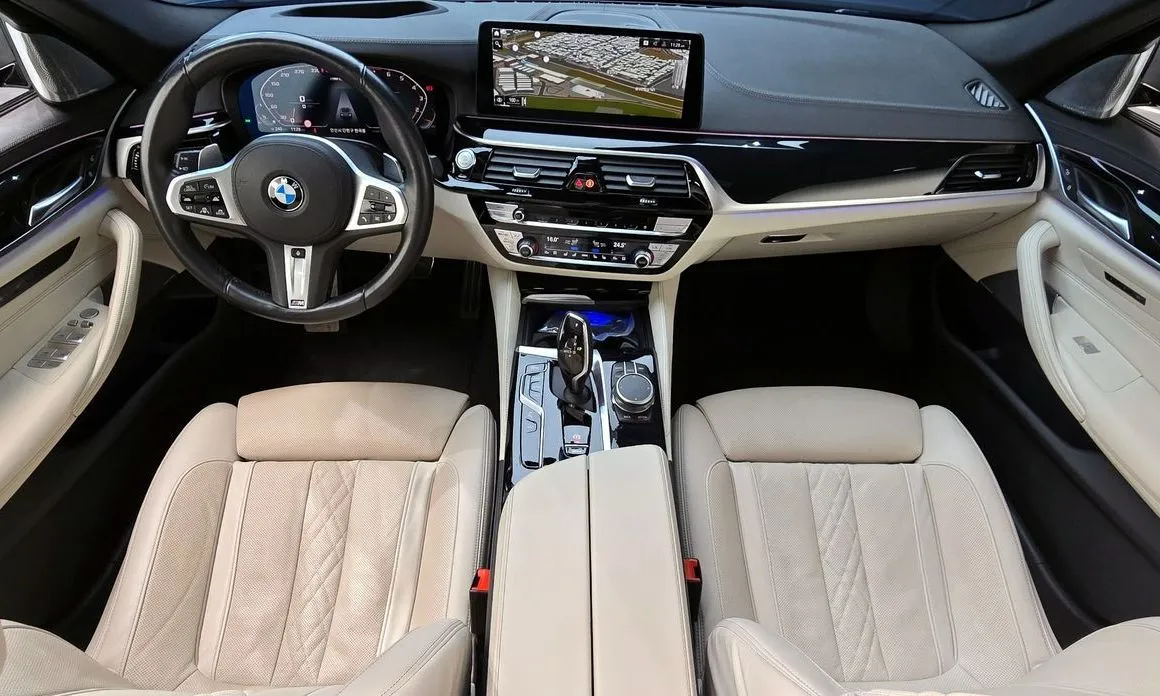 BMW 5-Series 2021 из KR, фото 10