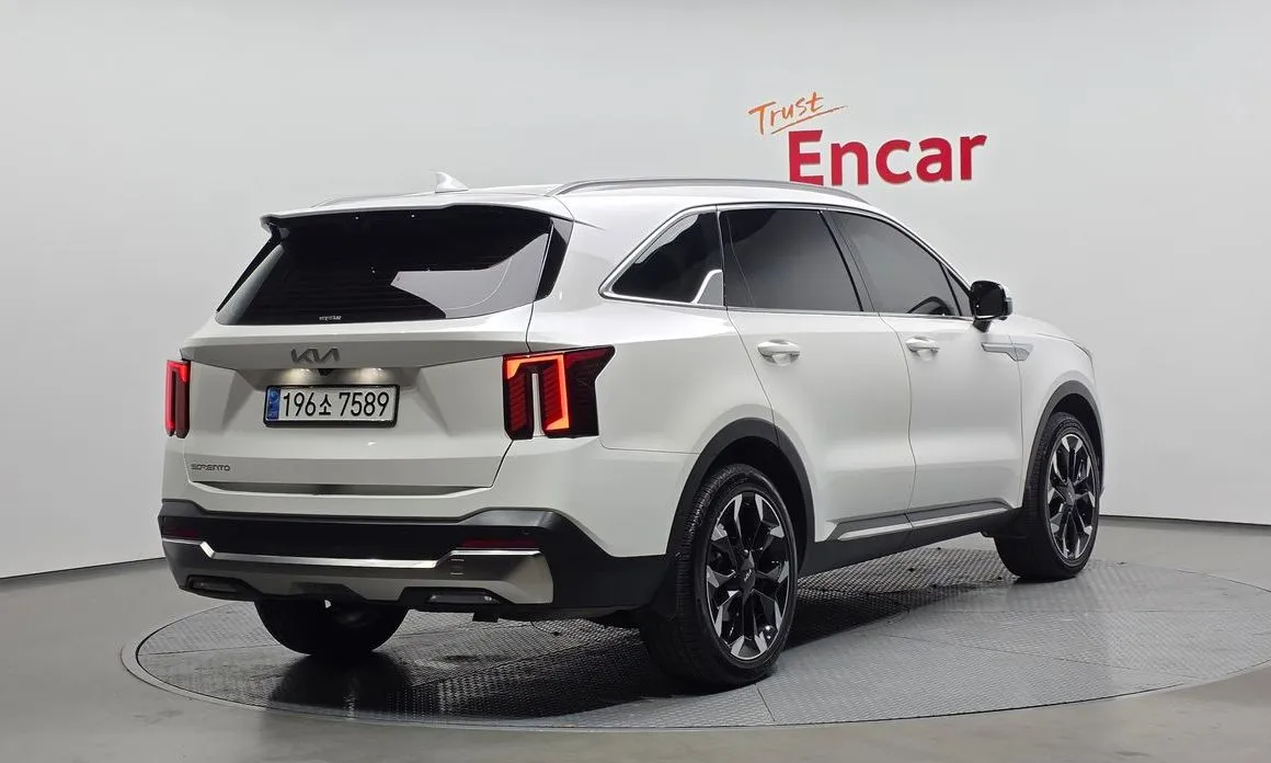 Kia Sorento — фото 5