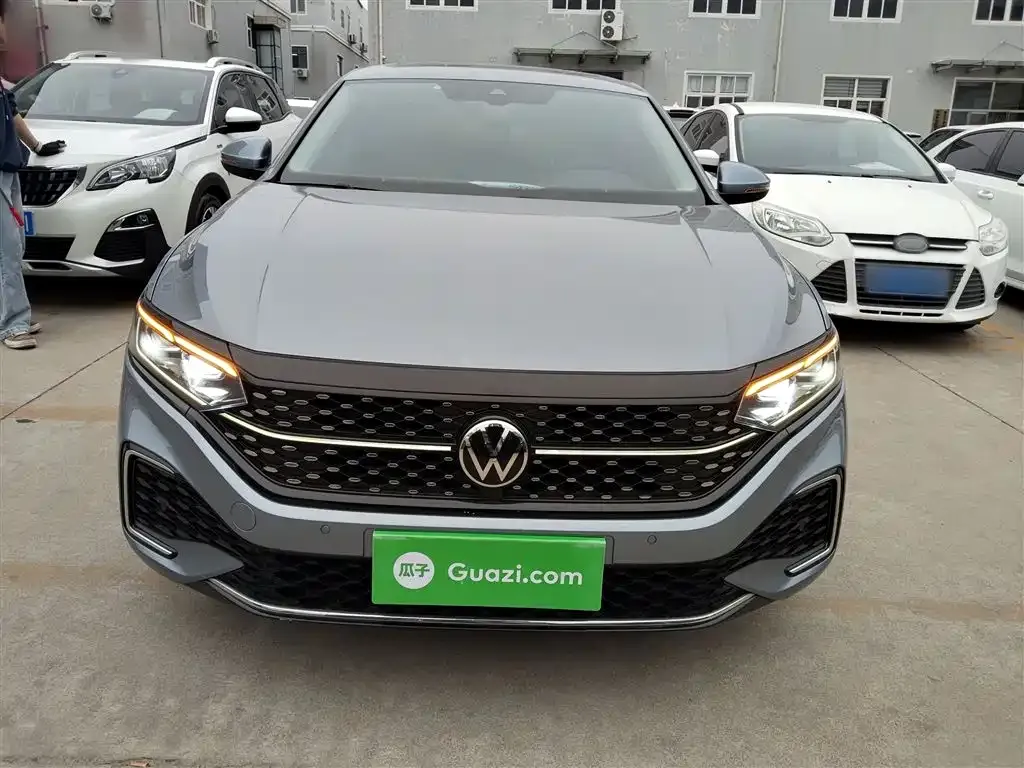 Volkswagen Passat — фото 10