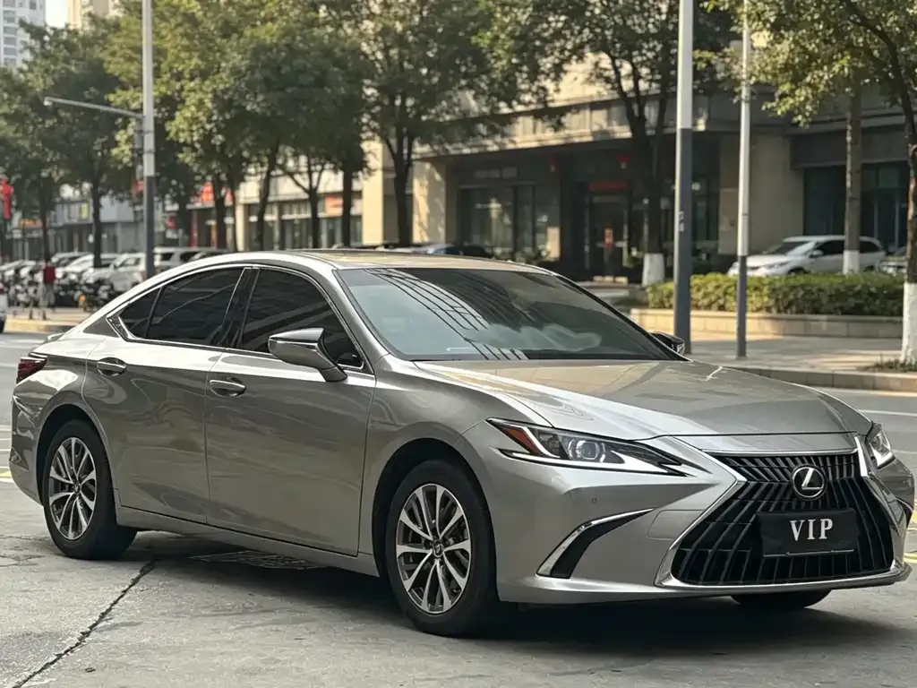 Lexus ES — фото 5