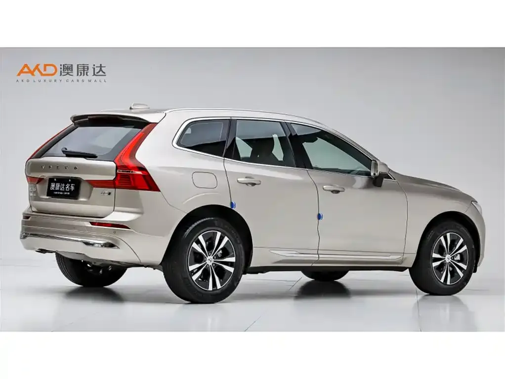 Volvo XC60 — фото 10