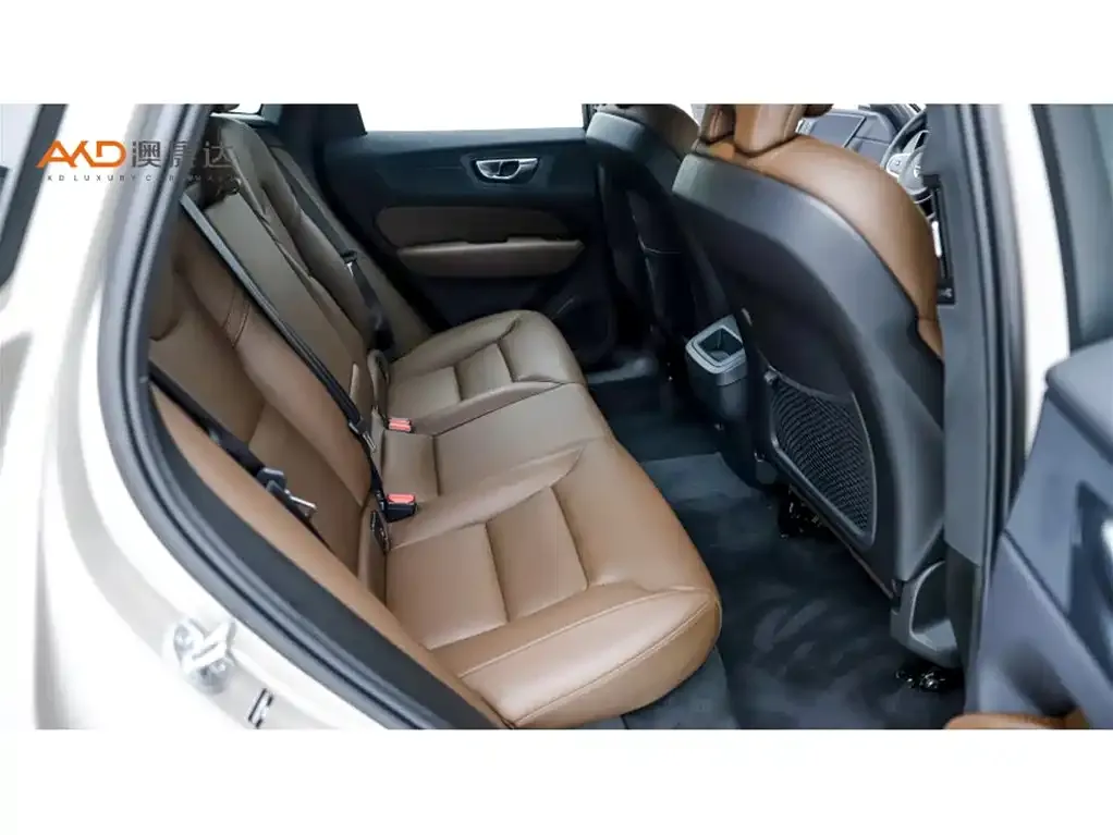 Volvo XC60 — фото 2