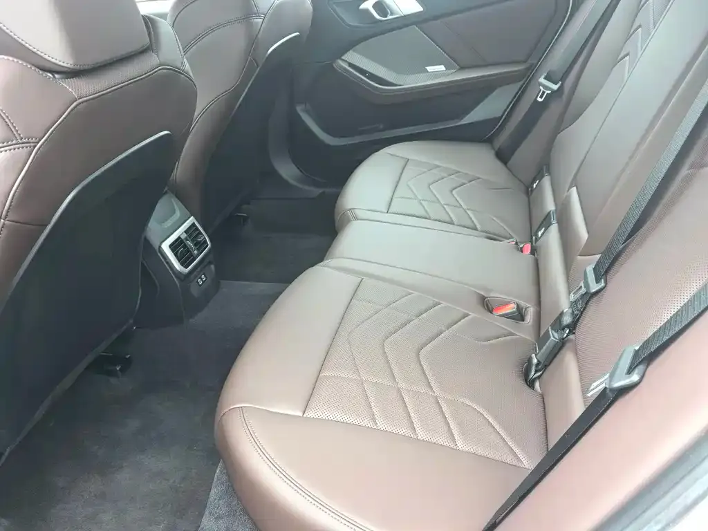 BMW 2 Series 2025 из CN, фото 4