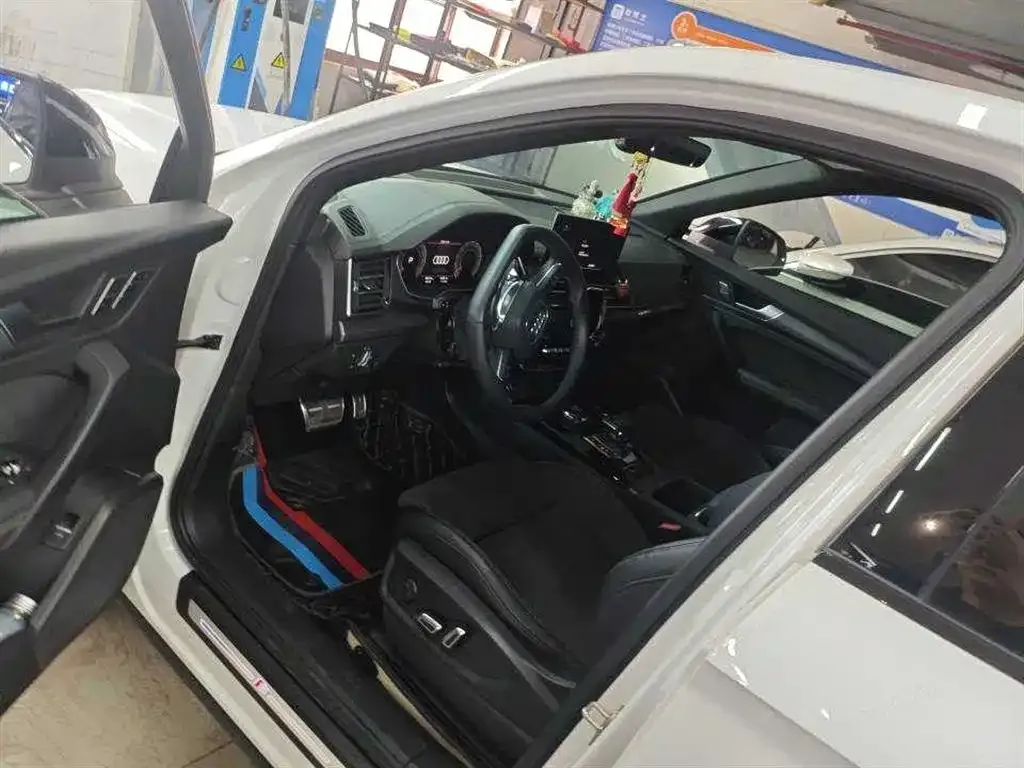 Audi Q5L Sportback 2024 из CN, фото 3