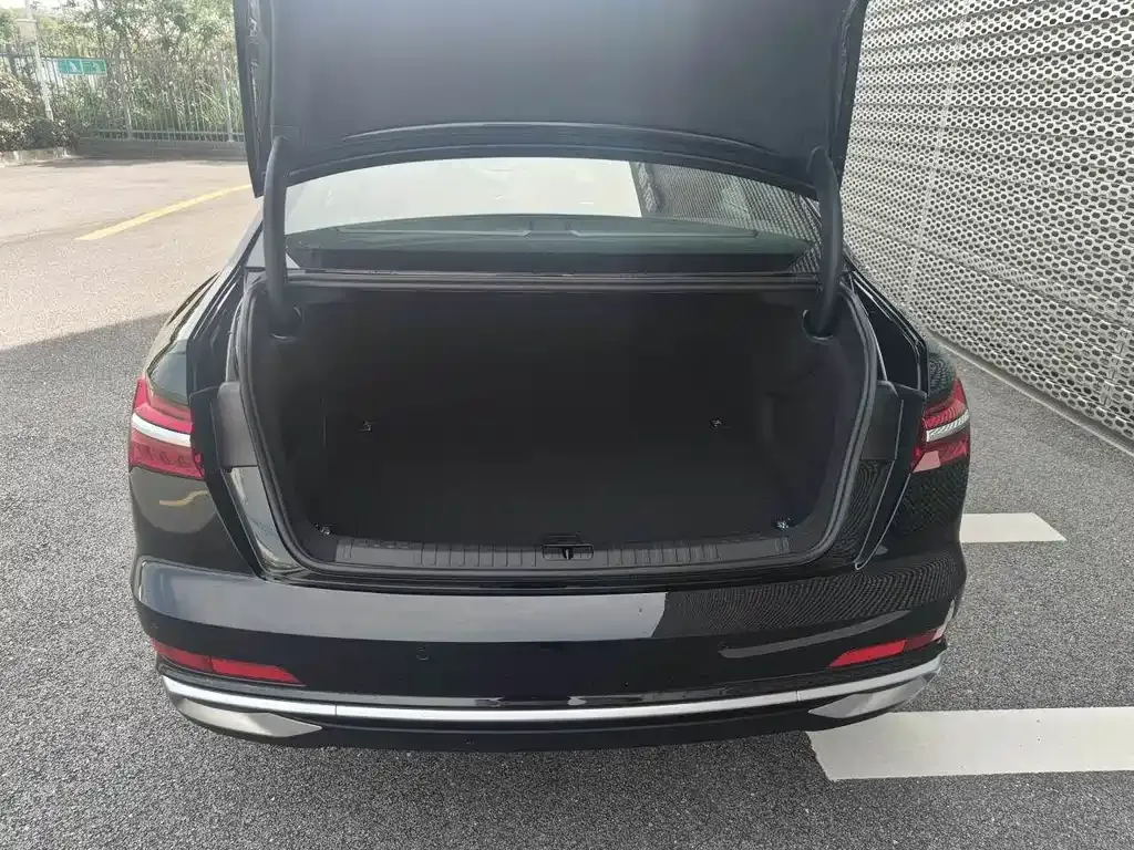 Audi A6L 2025 из CN, фото 9
