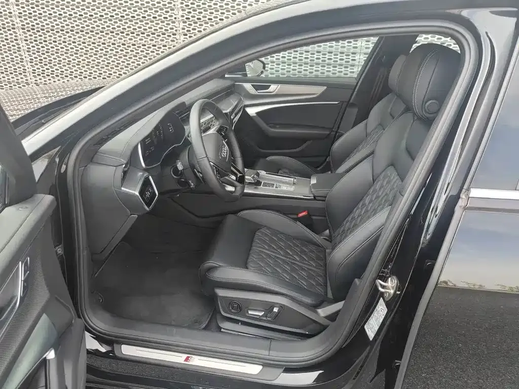 Audi A6L 2025 из CN, фото 3