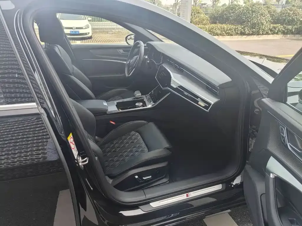 Audi A6L 2025 из CN, фото 5