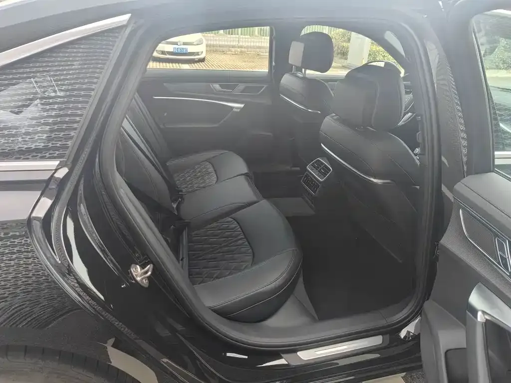 Audi A6L 2025 из CN, фото 7